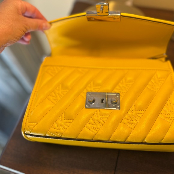 Michael Kors mustand quilted bag - Picture 5 of 10